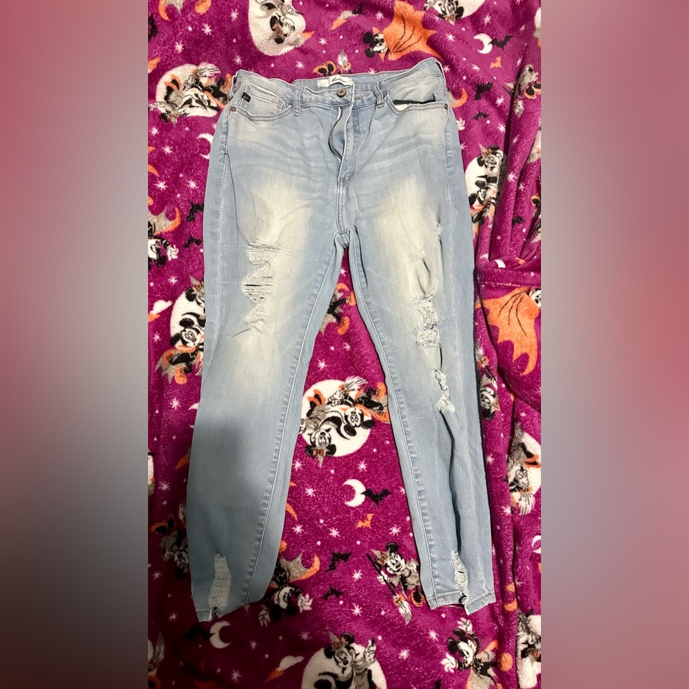 KanCan light washed skinny jeans